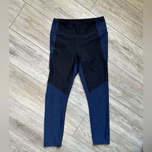 Outdoor Voices Two Tone Techsweat 7/8 Length Leggings Small